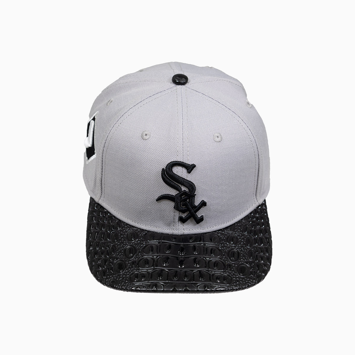 pro-standard-chicago-white-sox-hat-with-leather-visor-lcw736178a1-lgy