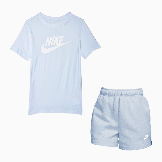 womens-nike-sportswear-club-essentials-t-shirt-and-shorts-outfit-dx7906-536-dq5802-536