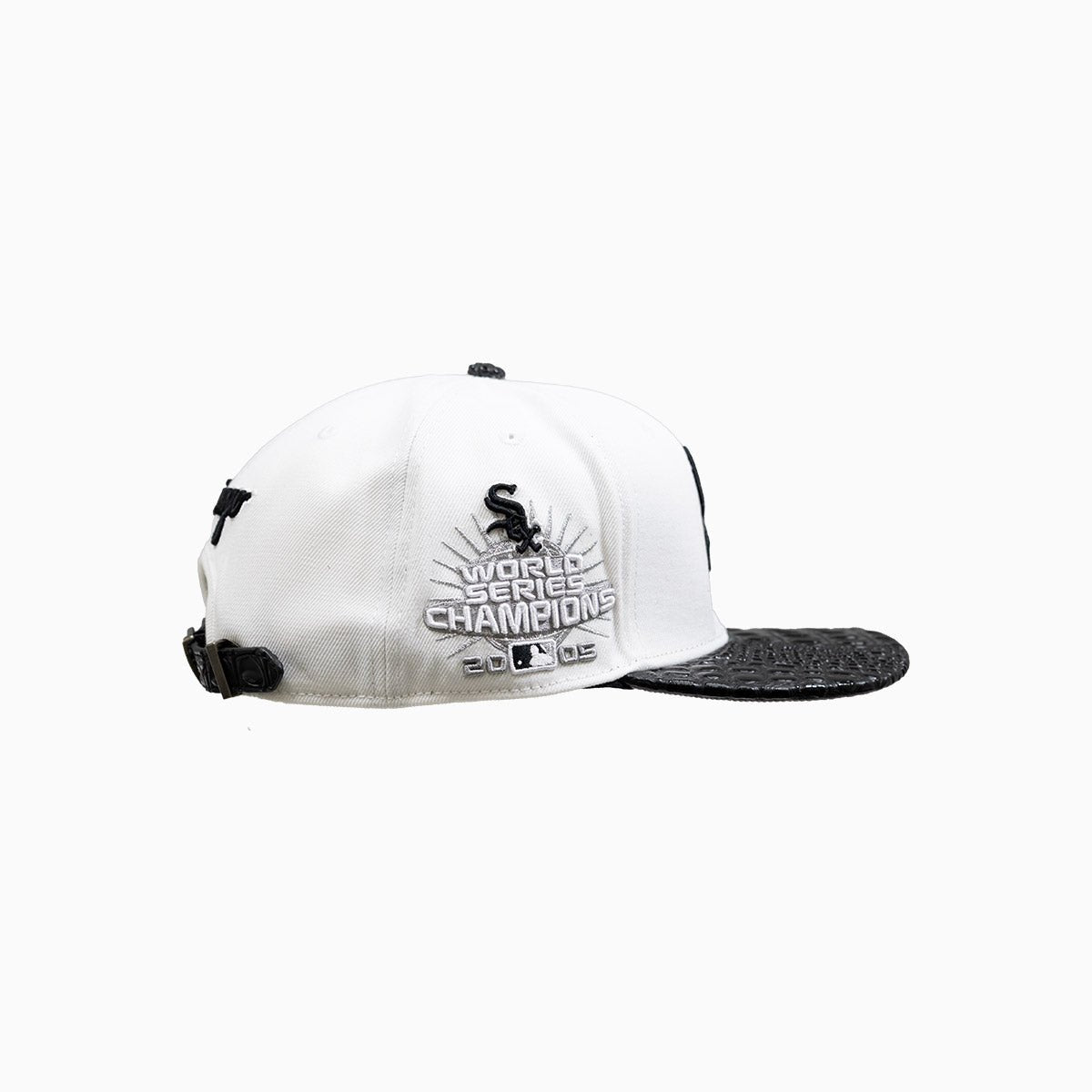 pro-standard-chicago-white-sox-mlb-hat-with-leather-visor-lcw736181a1-wbl