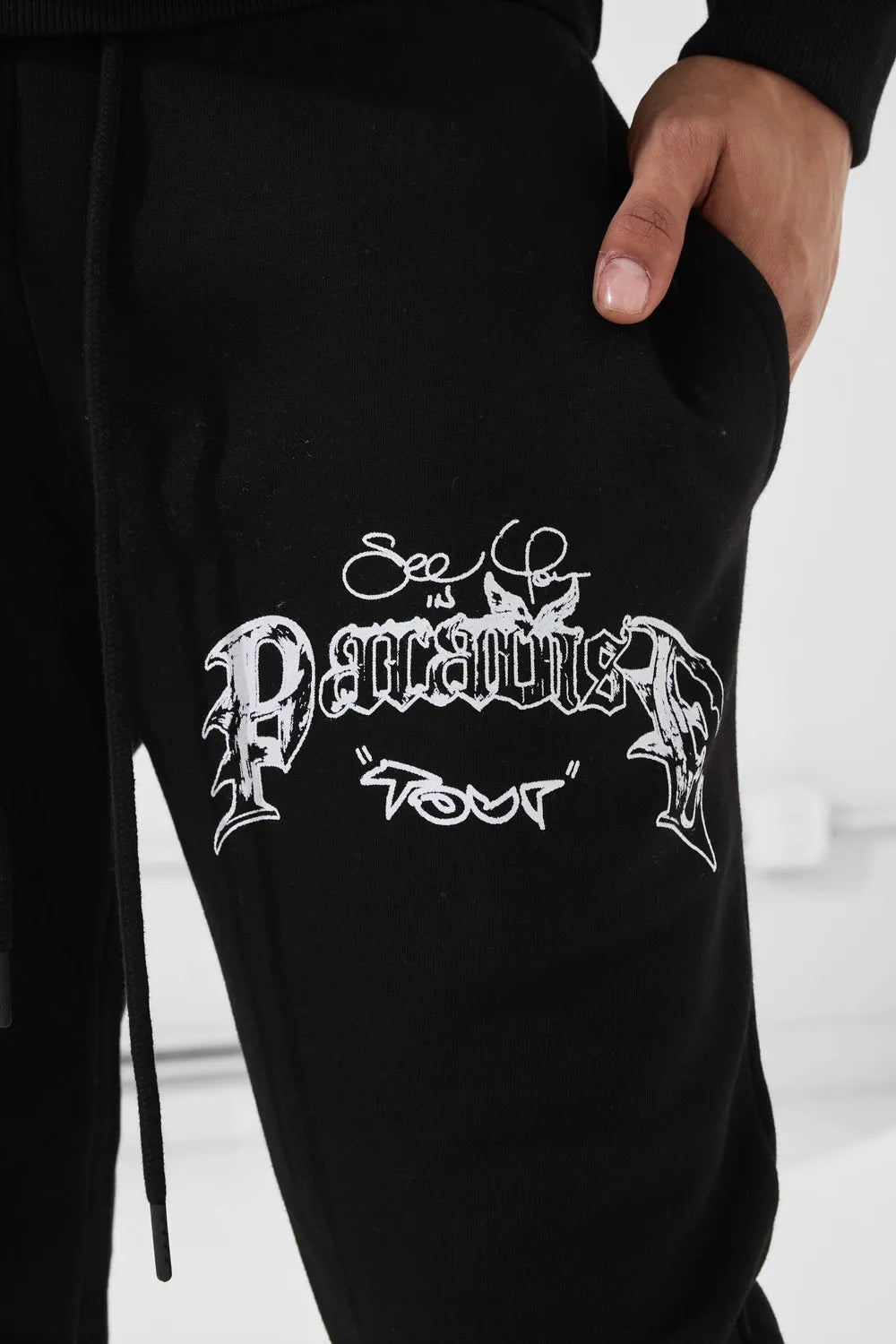 Men's Paradise Tour Outfit