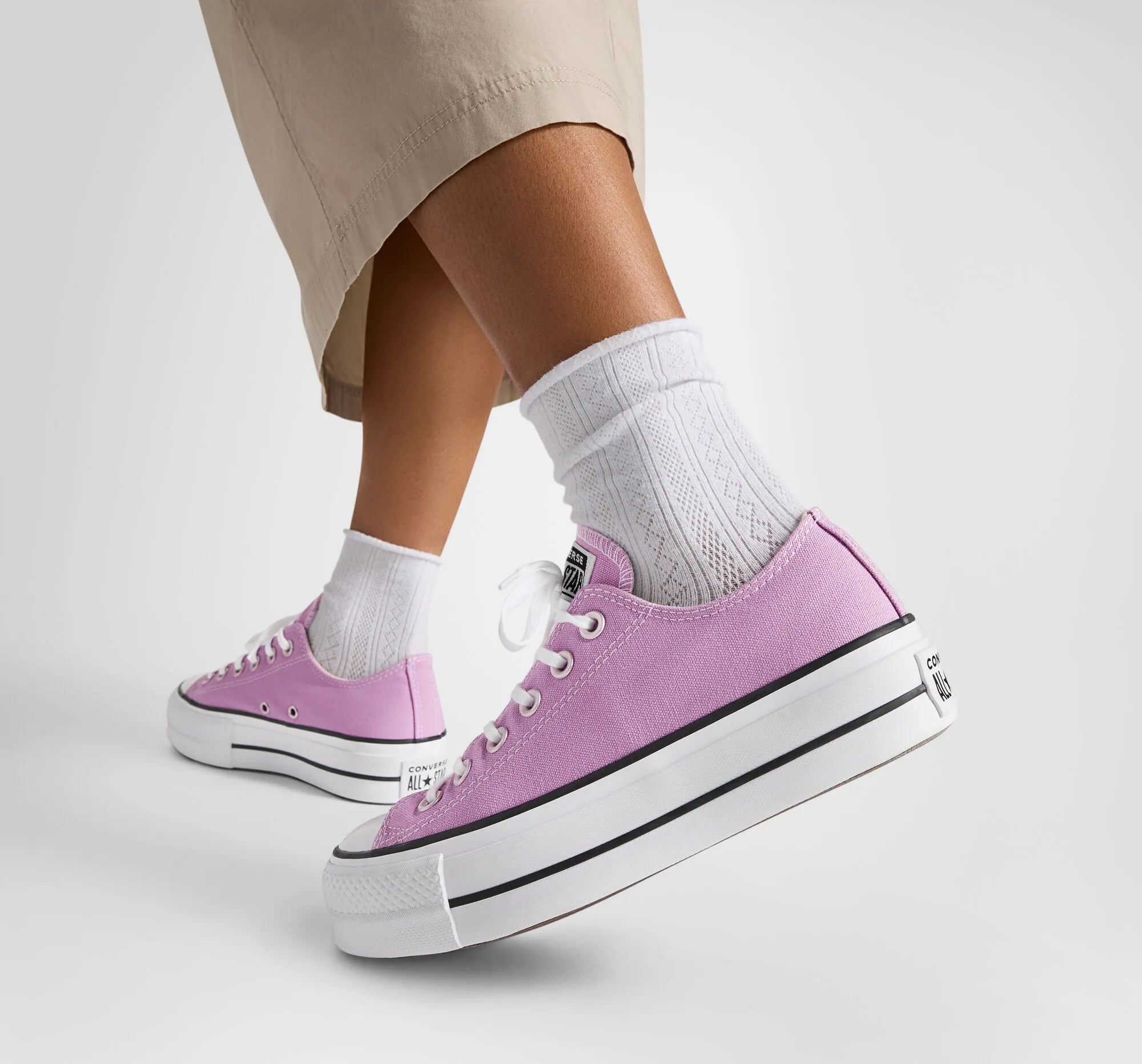 converse-womens-chuck-taylor-all-star-lift-platform-shoes-a09394f