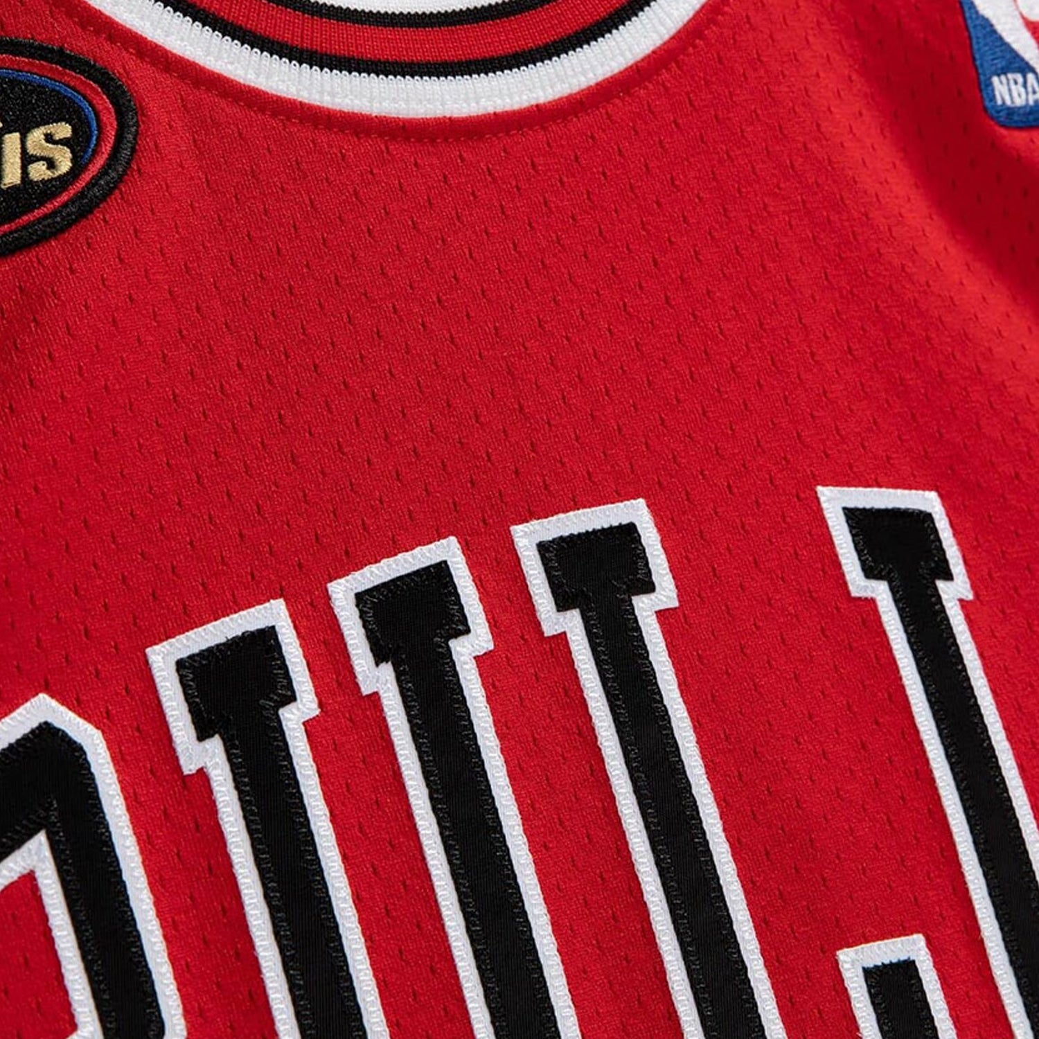 mitchell-and-ness-authentic-michael-jordan-chicago-bulls-nba-1997-98-jersey-ajy4cp19016-cbuunrd97mjo