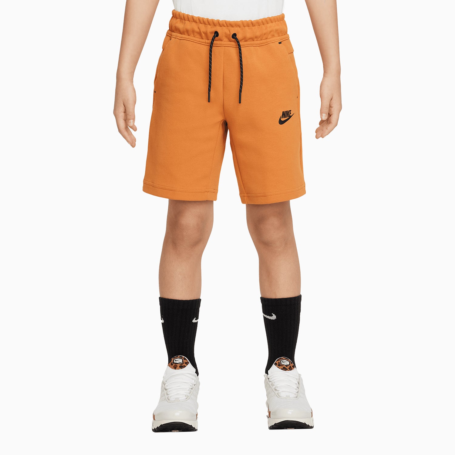 kids-nike-sportswear-t-shirt-and-shorts-outfit-dx9507-815-da0826-815