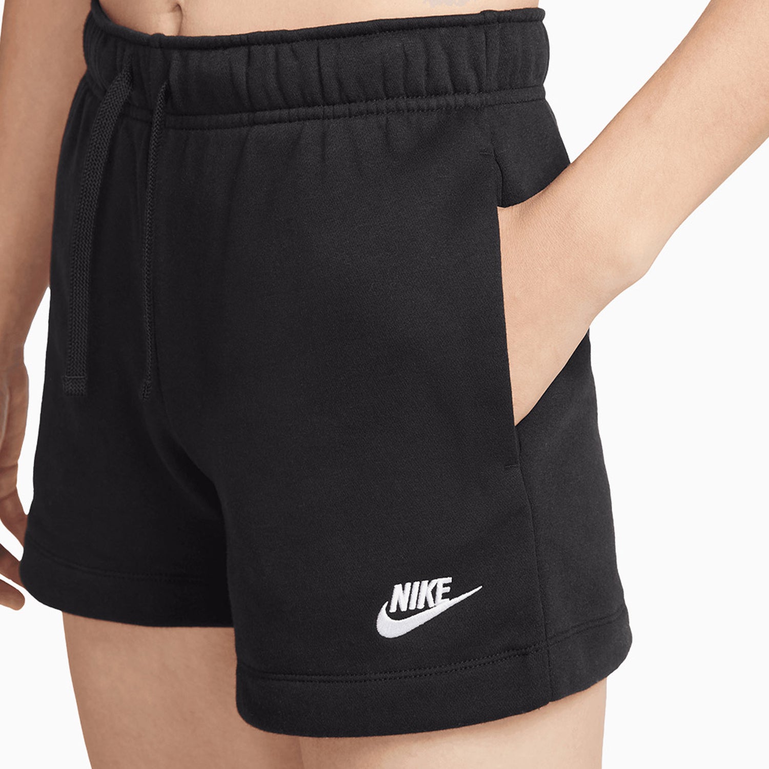 womens-nike-sportswear-club-essentials-outfit-dx7906-100-dq5802-010