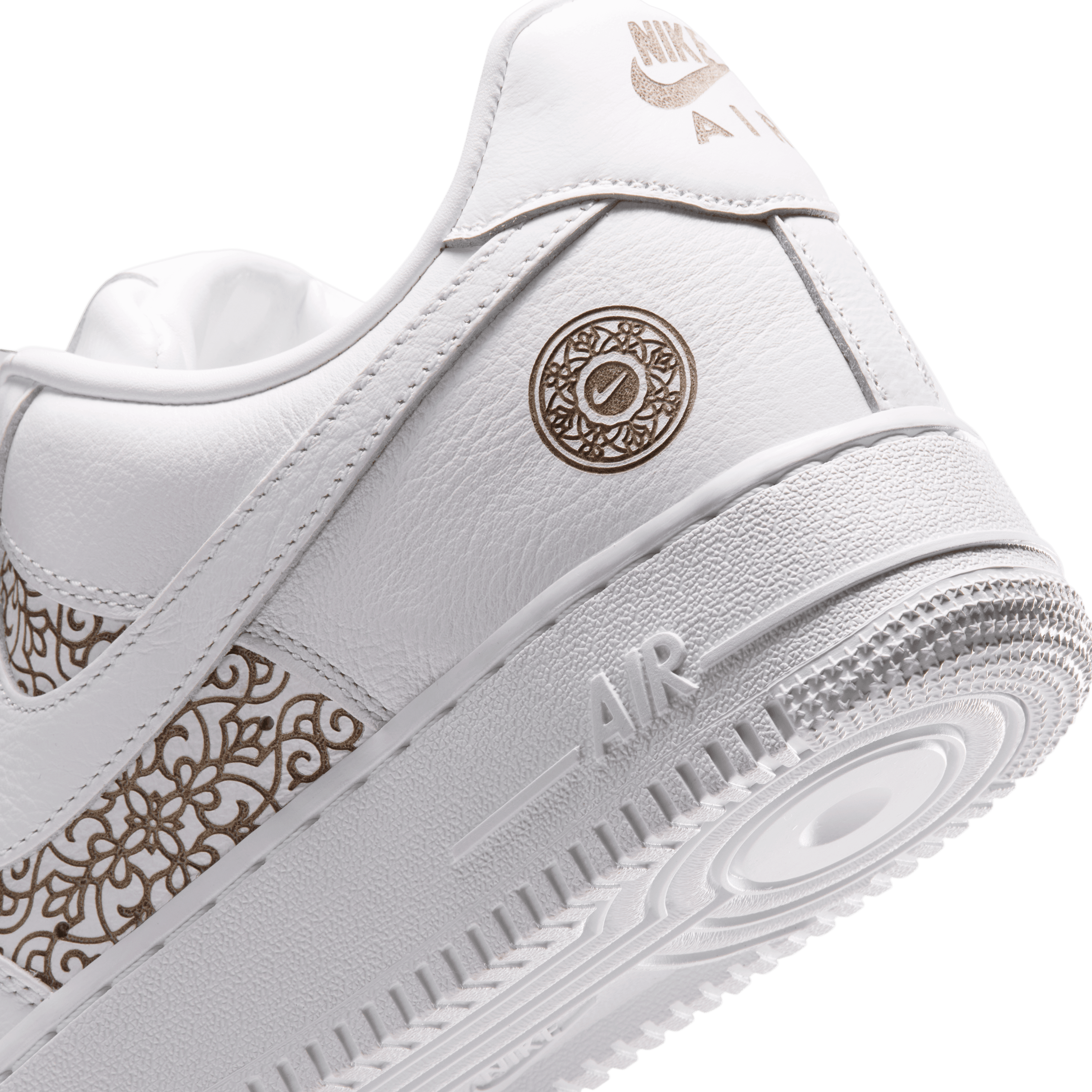 Men's Air Force 1 07 LV8 "Family Reunion"
