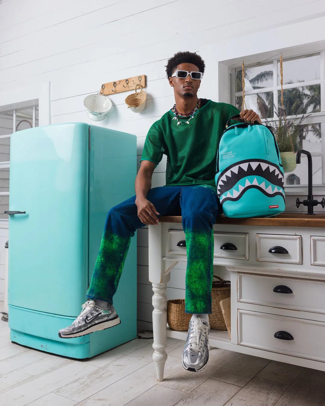 Shark Central Aqua Dlxsv Backpack Sprayground - Tops and Bottoms USA