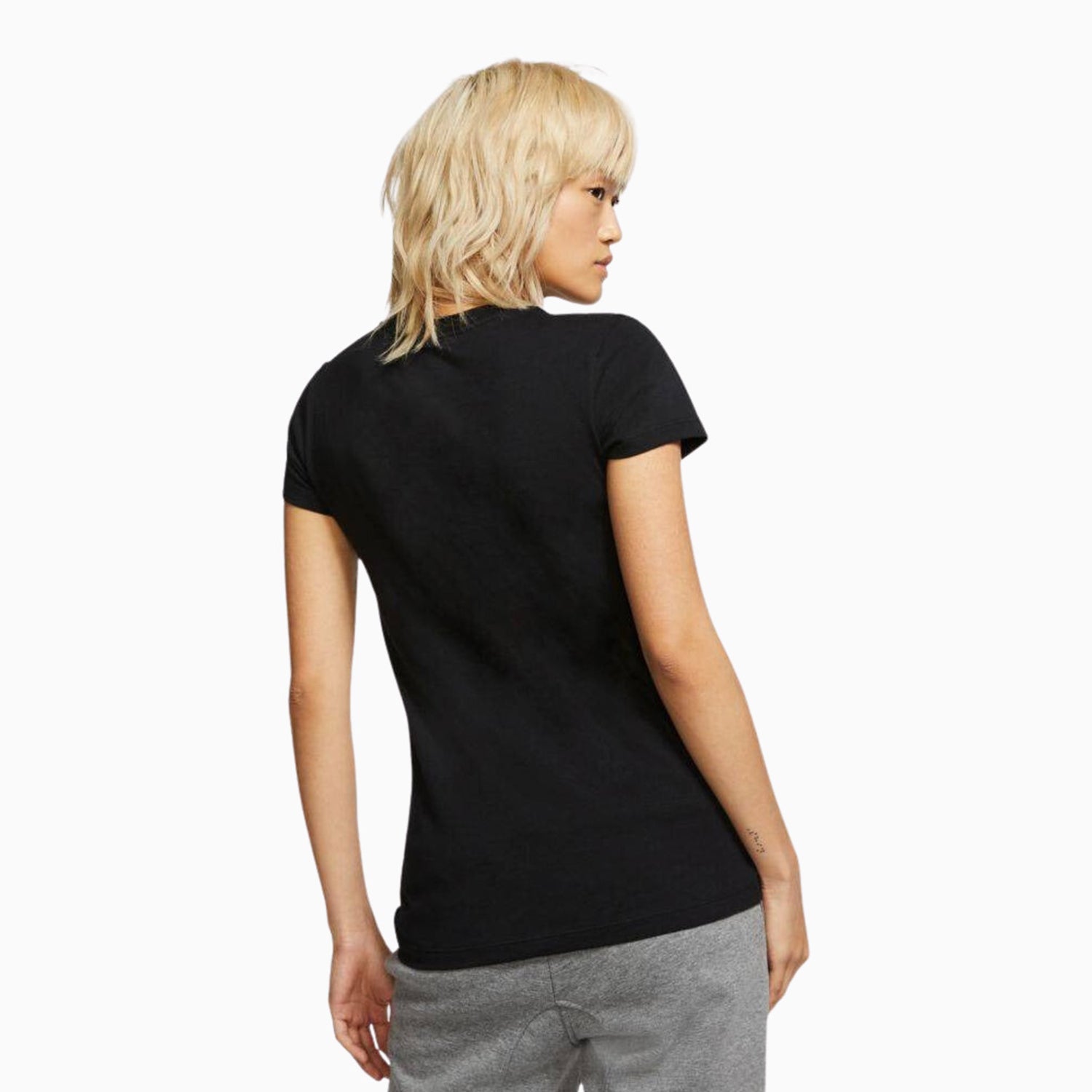 nike-womens-sportswear-t-shirt-ci1383-010