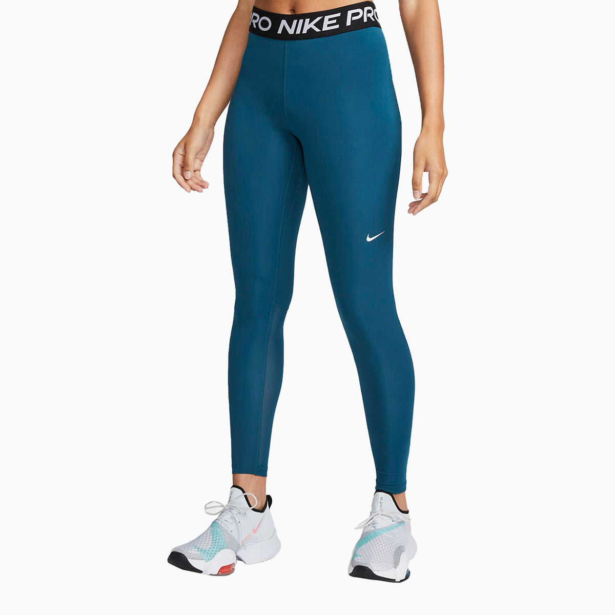 nike-womens-sportswear-swoosh-pro-outfit-dr5613-460-cz9779-460