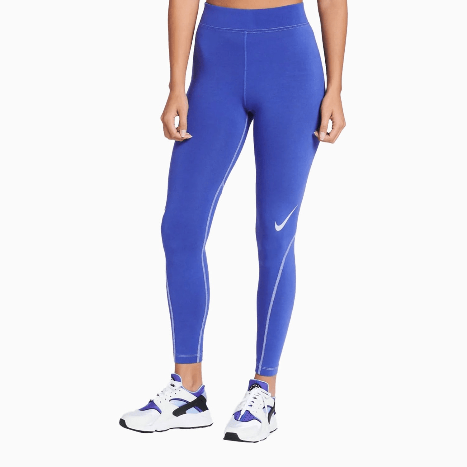 Women's Sportswear Essential Outfit