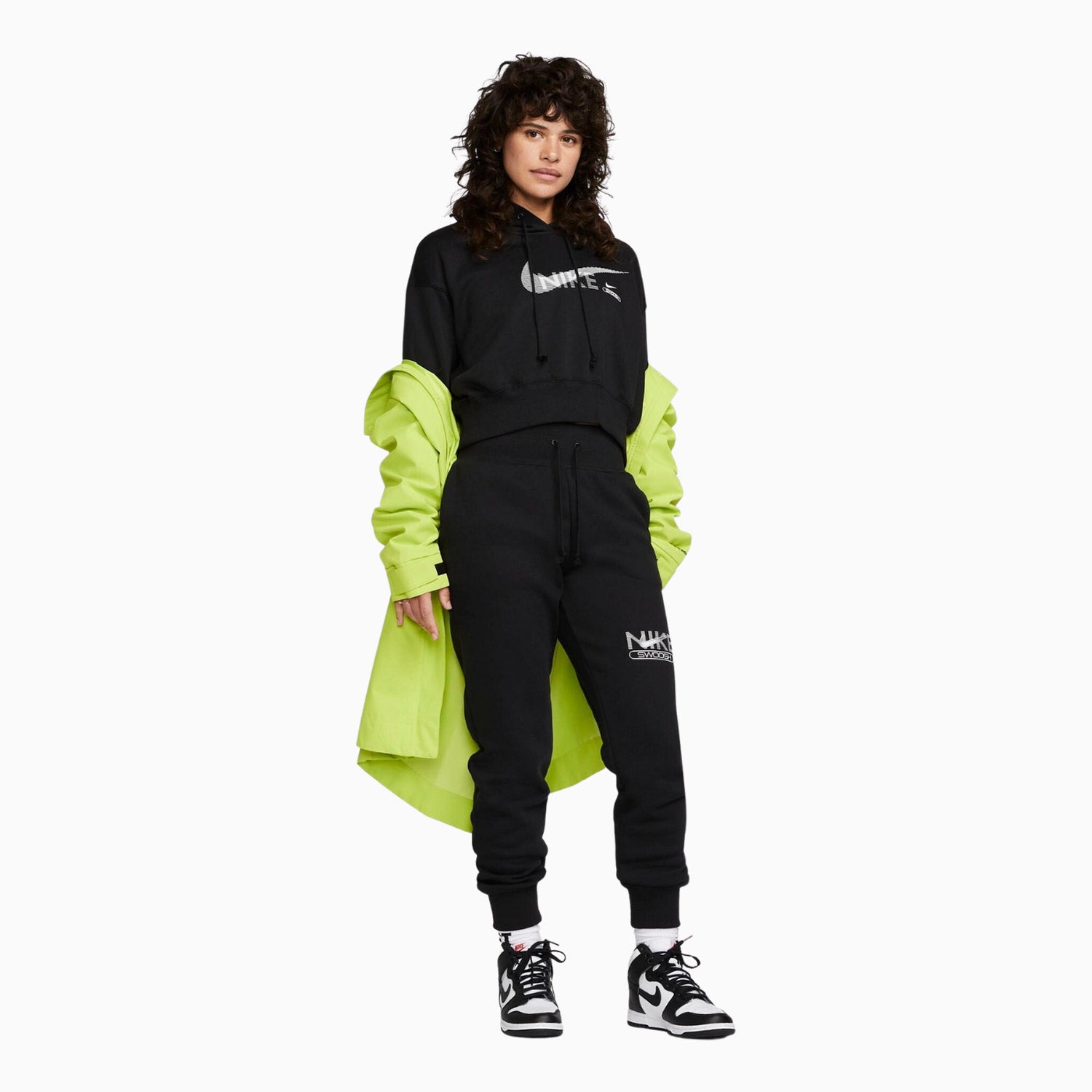 nike-womens-sportswear-swoosh-fleece-pull-over-hoodie-dr5613-010