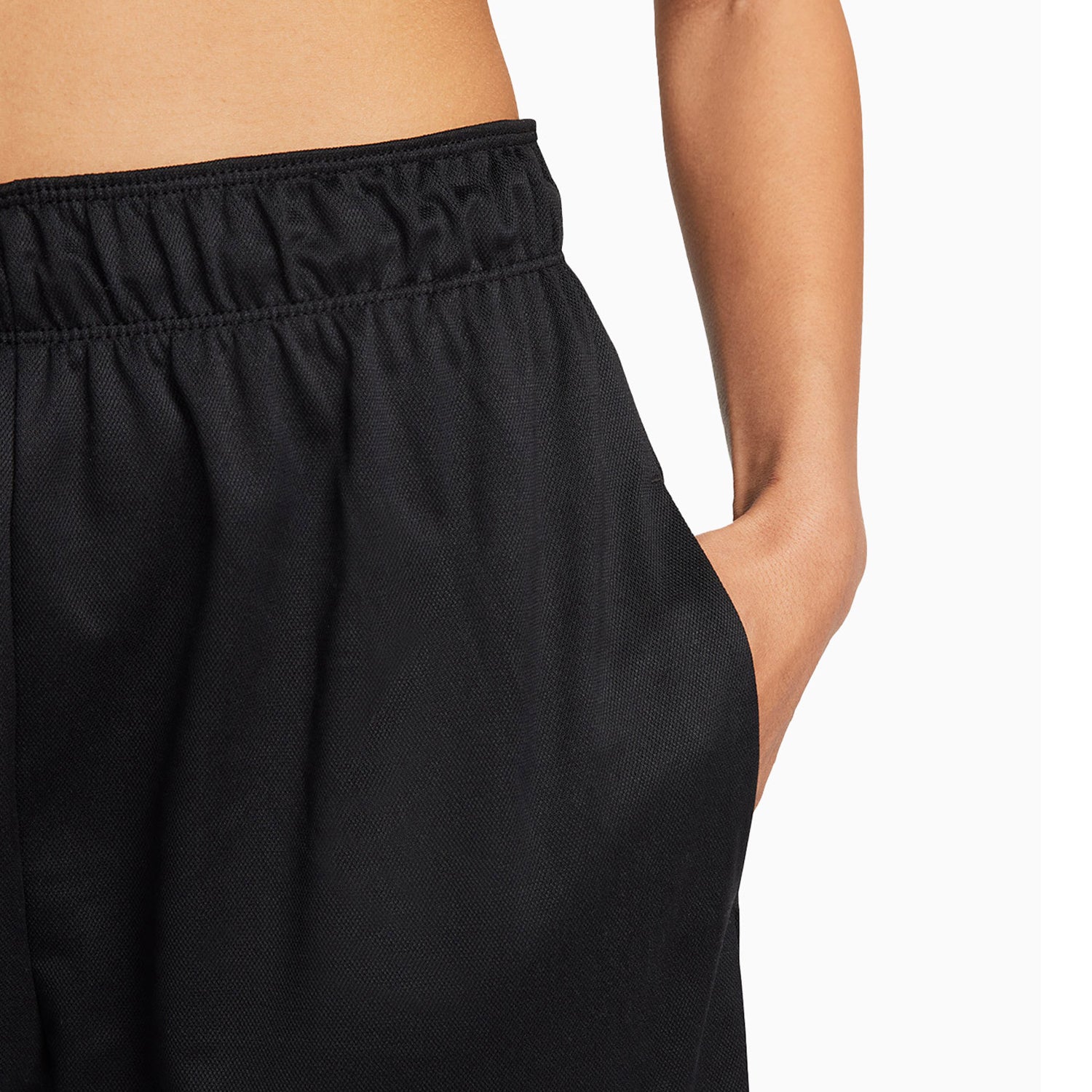 nike-womens-nike-sportswear-essentials-outfit-dv7962-100-dx6024-010
