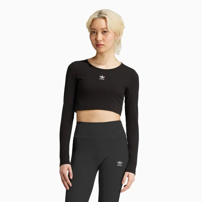 adidas-womens-originals-essentials-ribbed-outfit-iw5725-iw5727