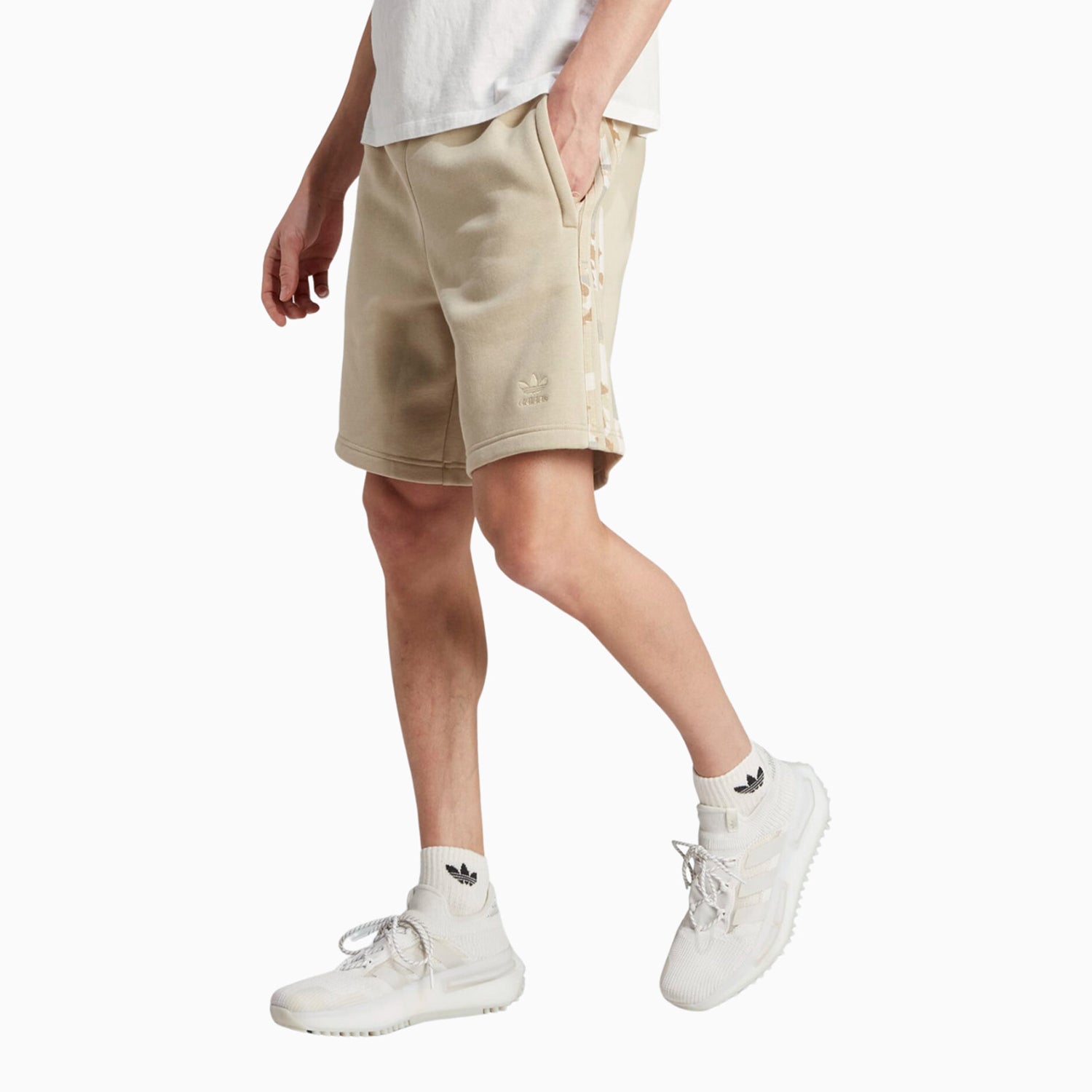 adidas-mens-originals-graphics-camo-outfit-il5119-iu4680