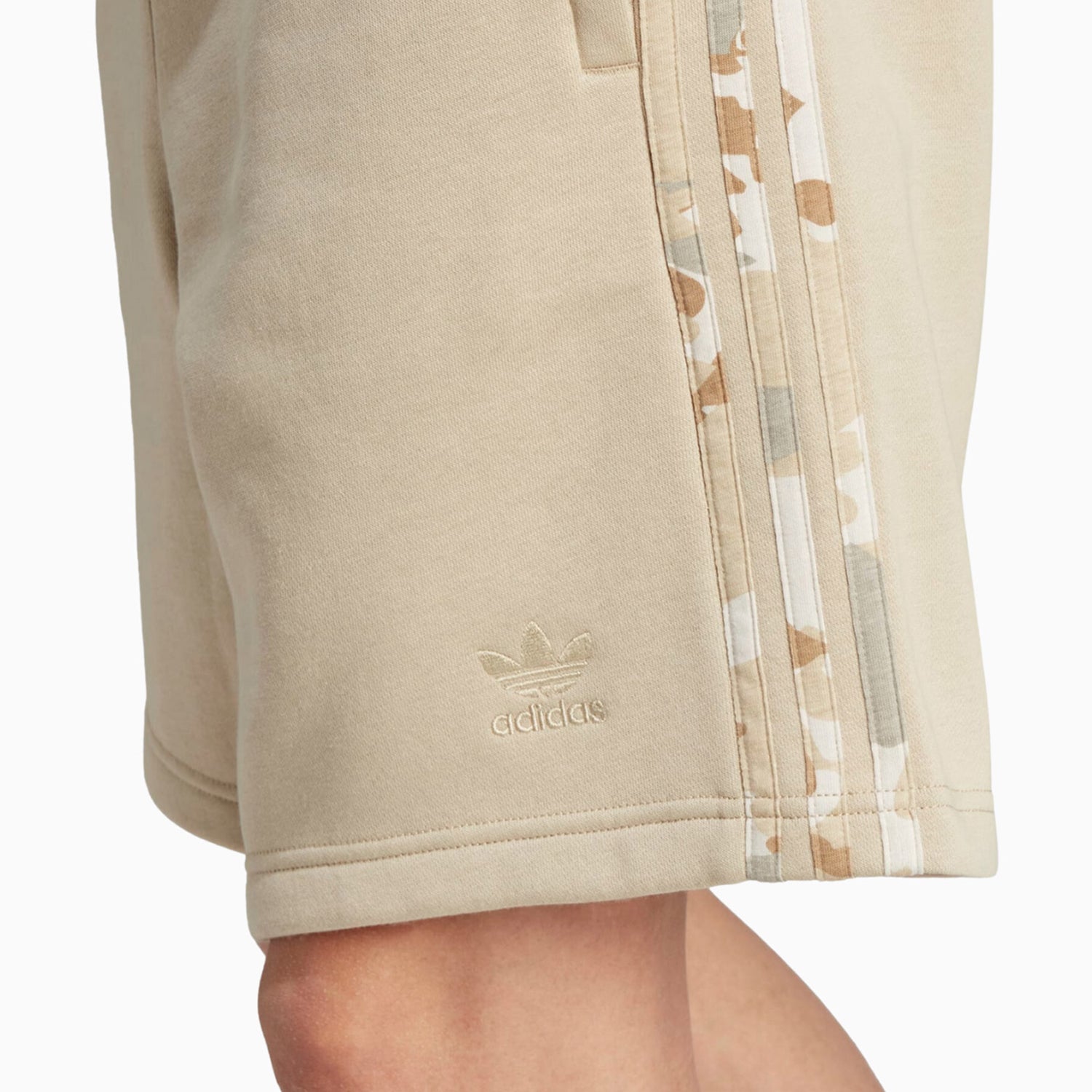 adidas-mens-originals-graphics-camo-outfit-il5119-iu4680