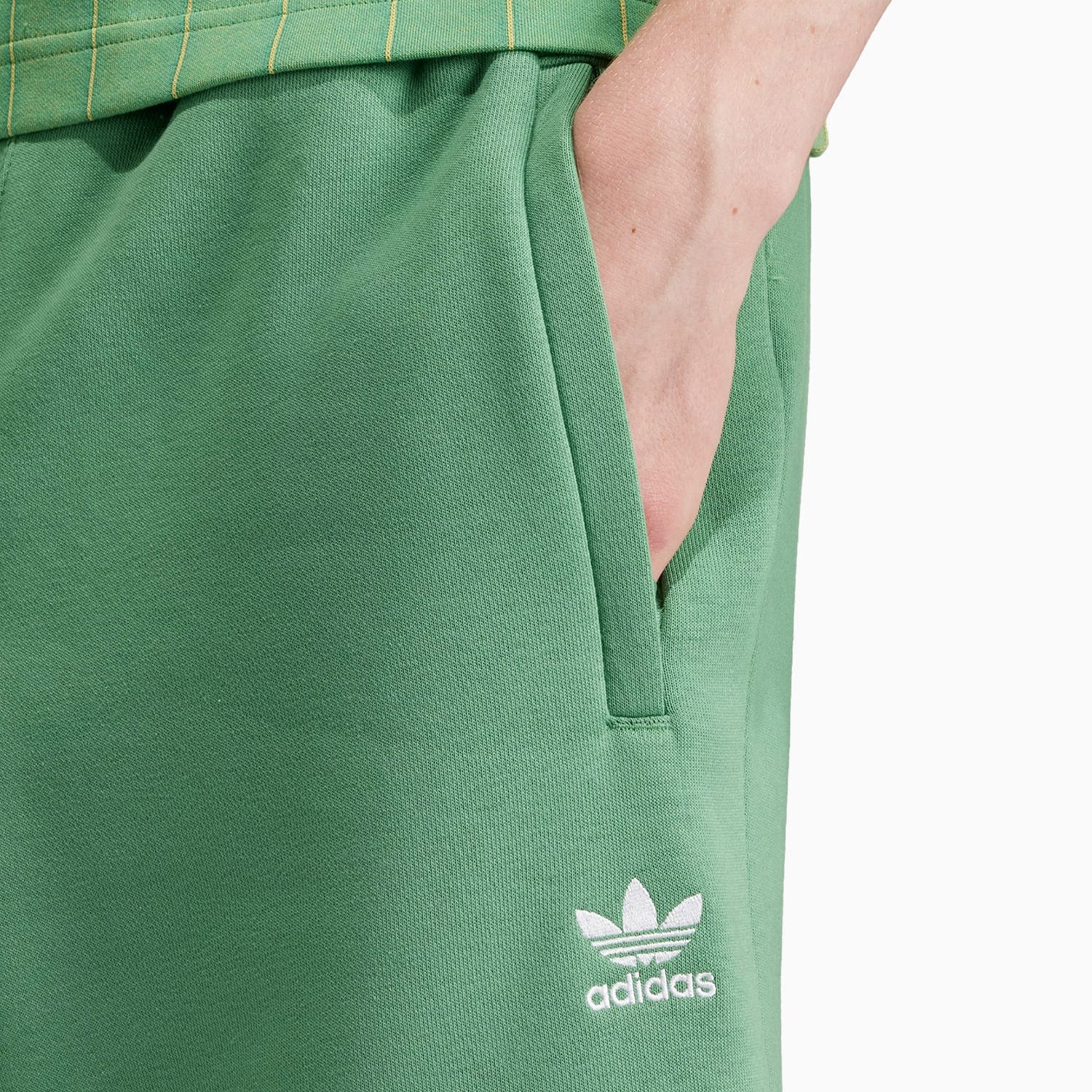 adidas-mens-originals-trefoil-essentials-outfit-in0671-iu2355