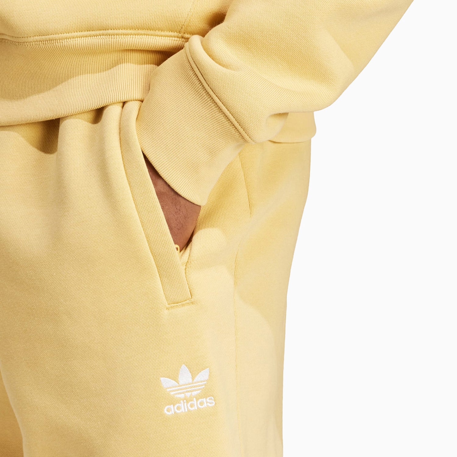 adidas-mens-originals-trefoil-essentials-outfit-ir9695-ir7815