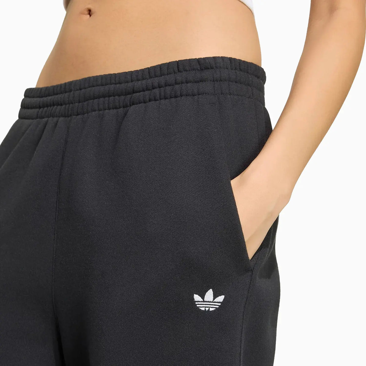 Women's Originals Essentials Outfit