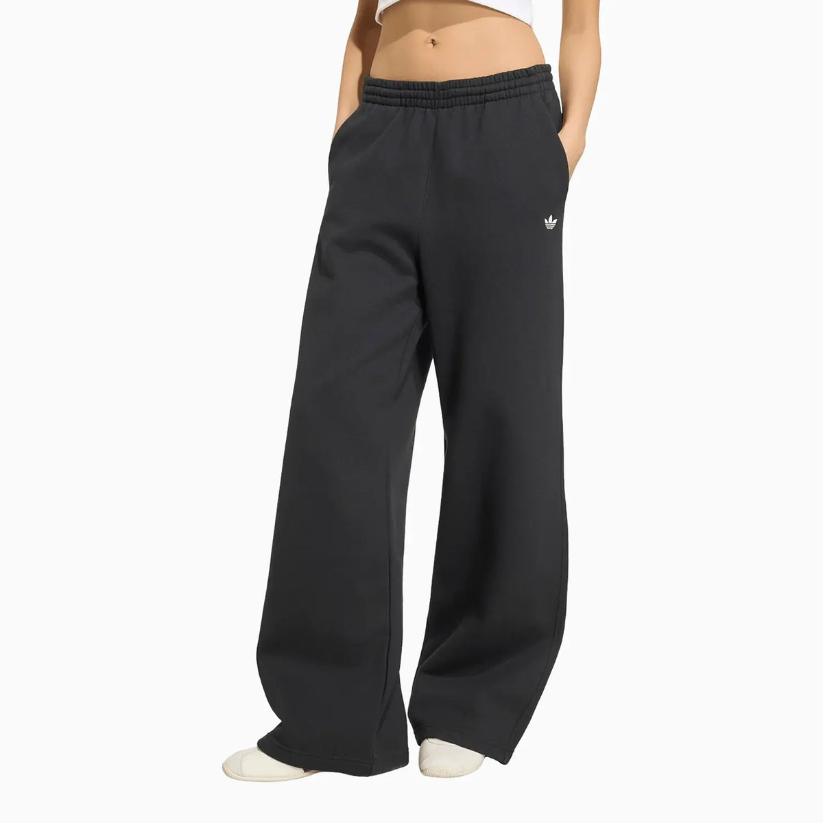 Women's Originals Essentials Outfit