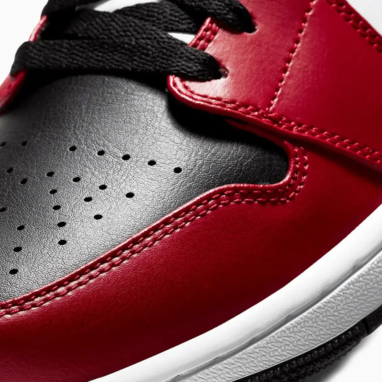 Men's Air Jordan 1 Mid "Chicago Toe"