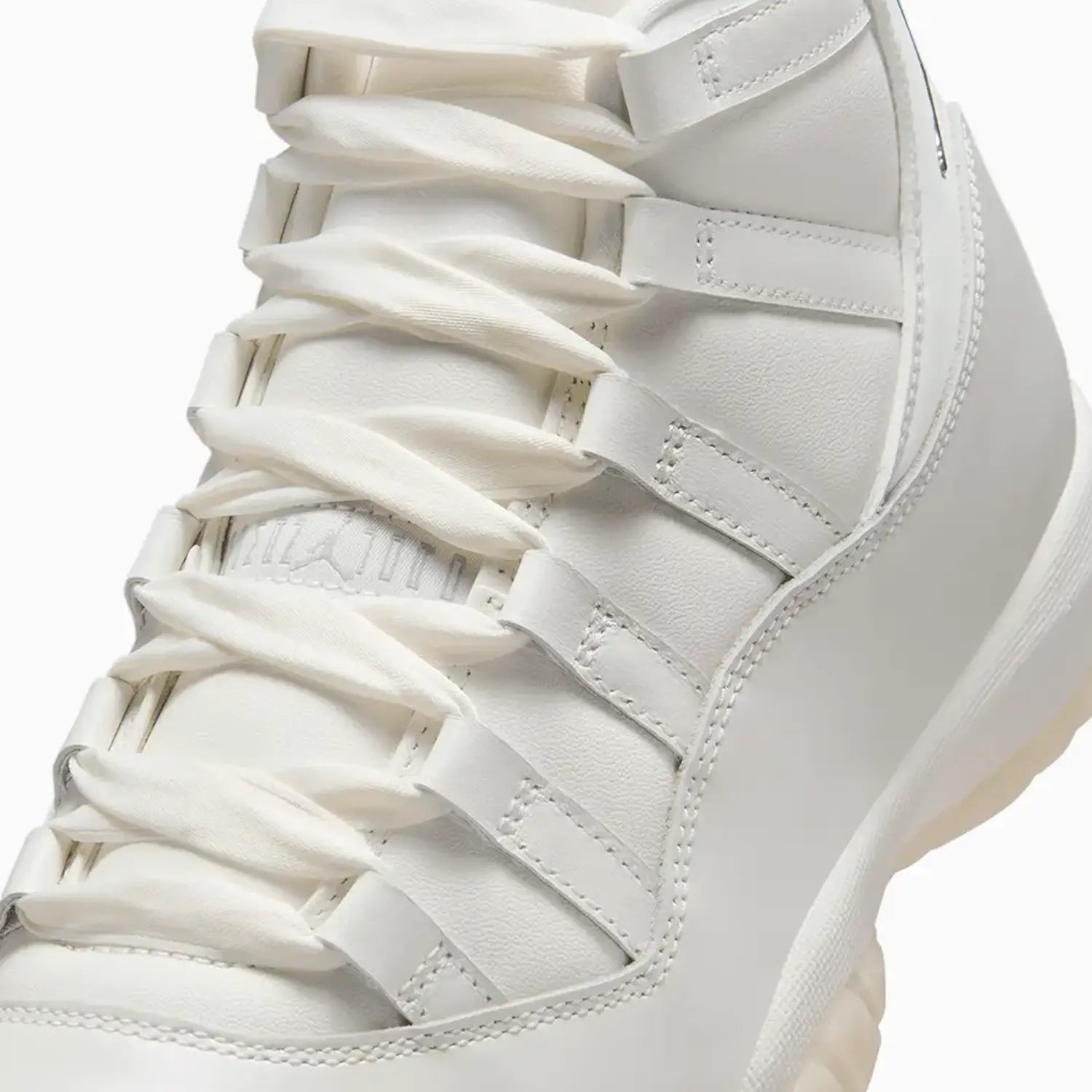 Women's Air Jordan 11 Retro "Pearl"