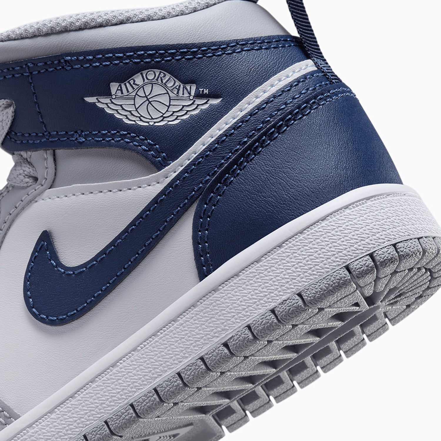 kids-air-jordan-1-mid-pre-school-shoes-dq8424-104