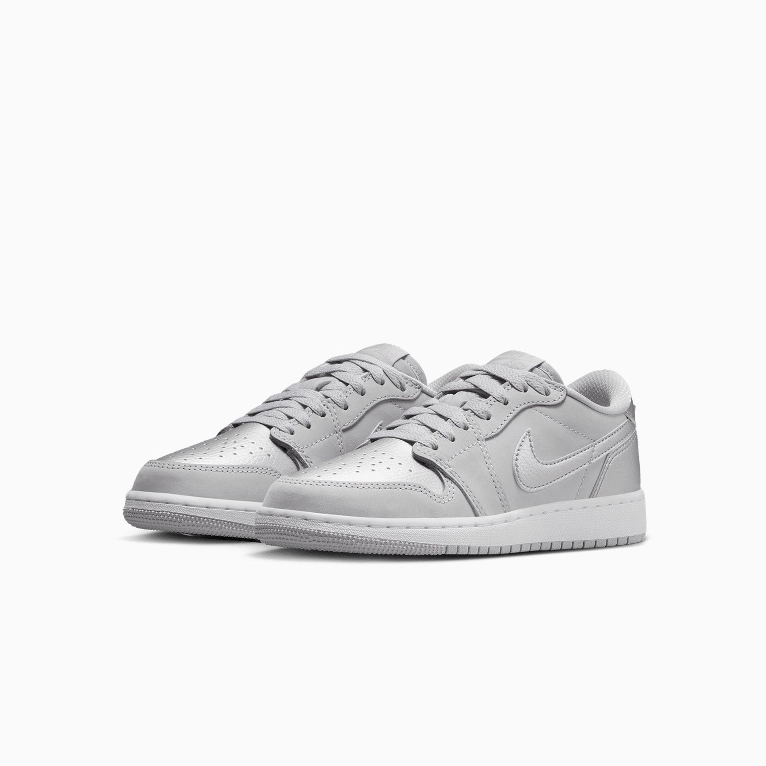 kids-air-jordan-1-og-metallic-silver-grade-school-shoes-cz0858-002