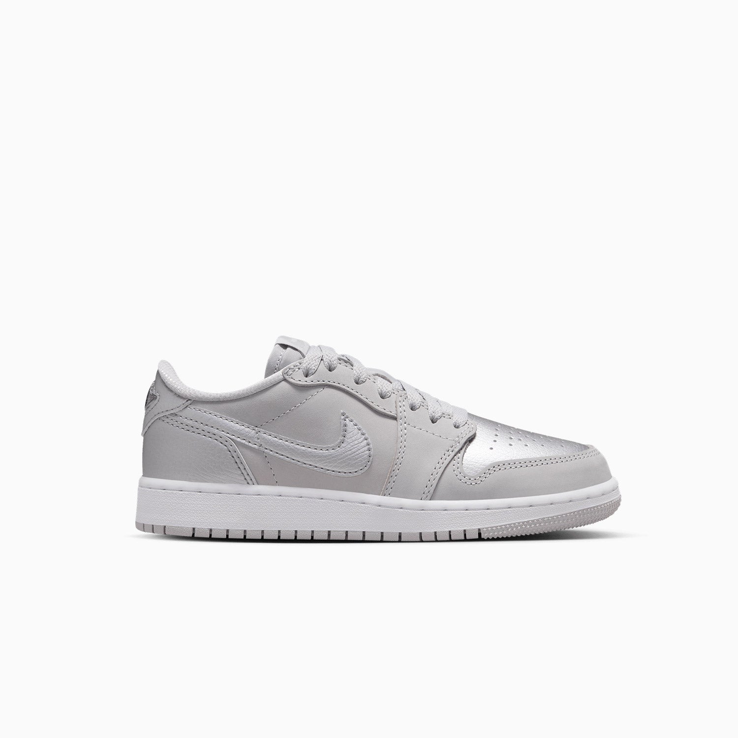 kids-air-jordan-1-og-metallic-silver-grade-school-shoes-cz0858-002