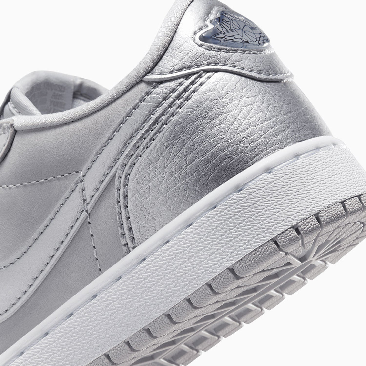 kids-air-jordan-1-og-metallic-silver-grade-school-shoes-cz0858-002