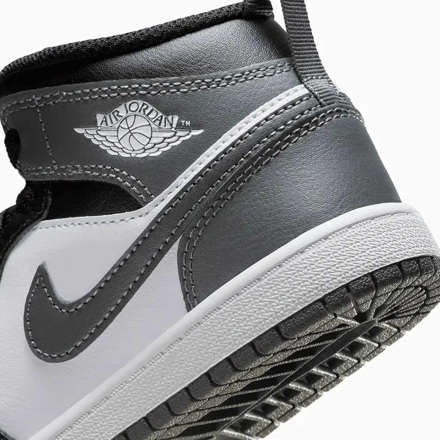 kids-jordan-1-mid-pre-school-shoes-dq8424-001