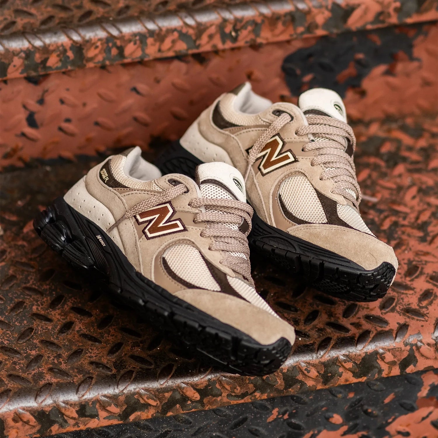 new-balance-2002r-cream-kumquat-shoes-m2002rzr