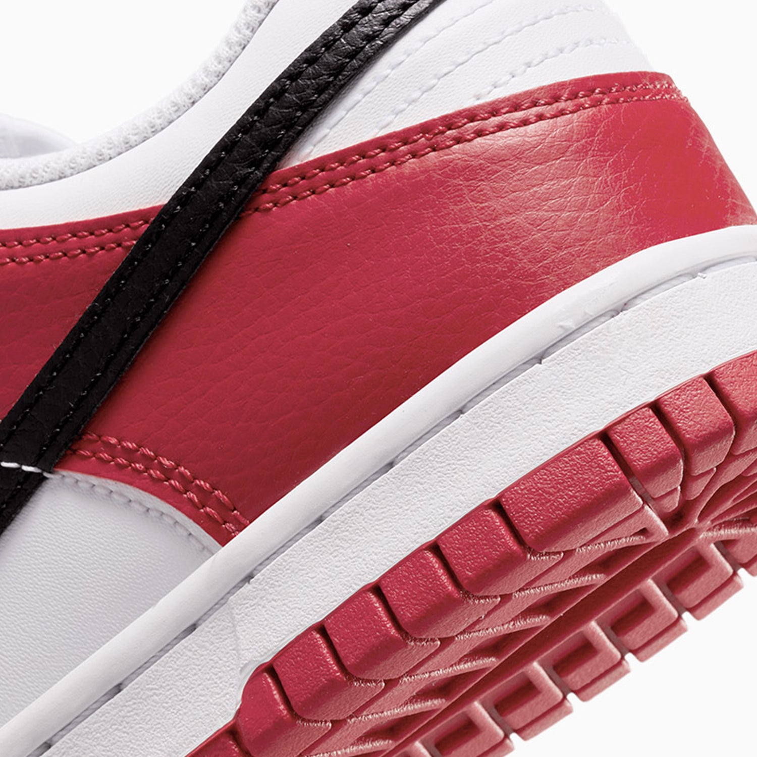 nike-kids-dunk-low-black-toe-grade-school-shoes-hf9980-600