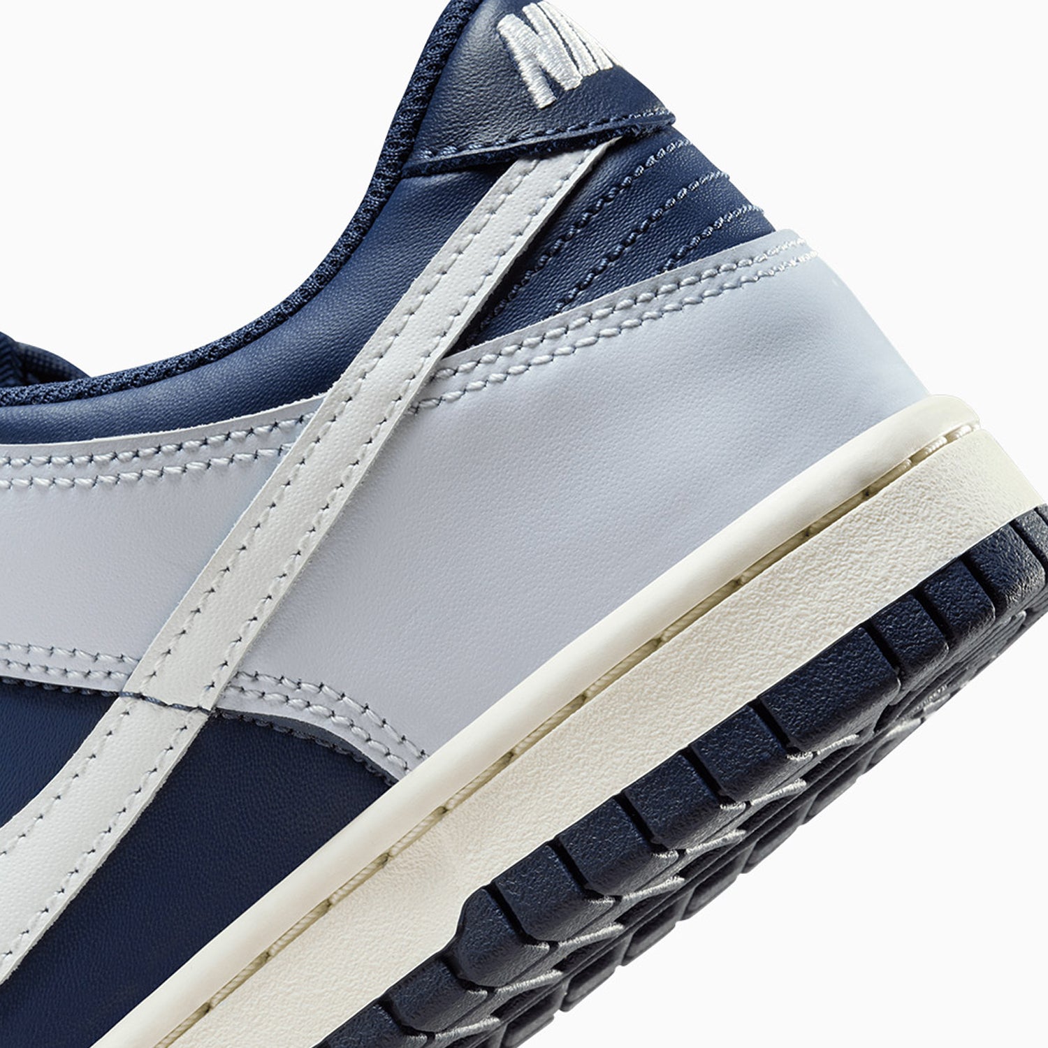 nike-kids-dunk-low-football-grey-midnight-navy-grade-school-shoes-fb9109-002