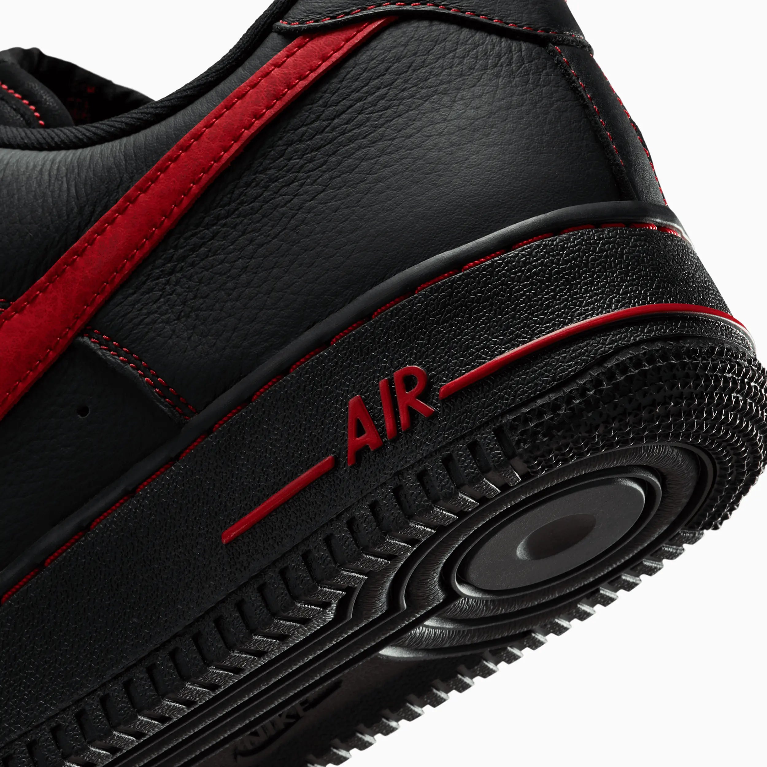 Men's Air Force 1 '07 LV8 "Bred"