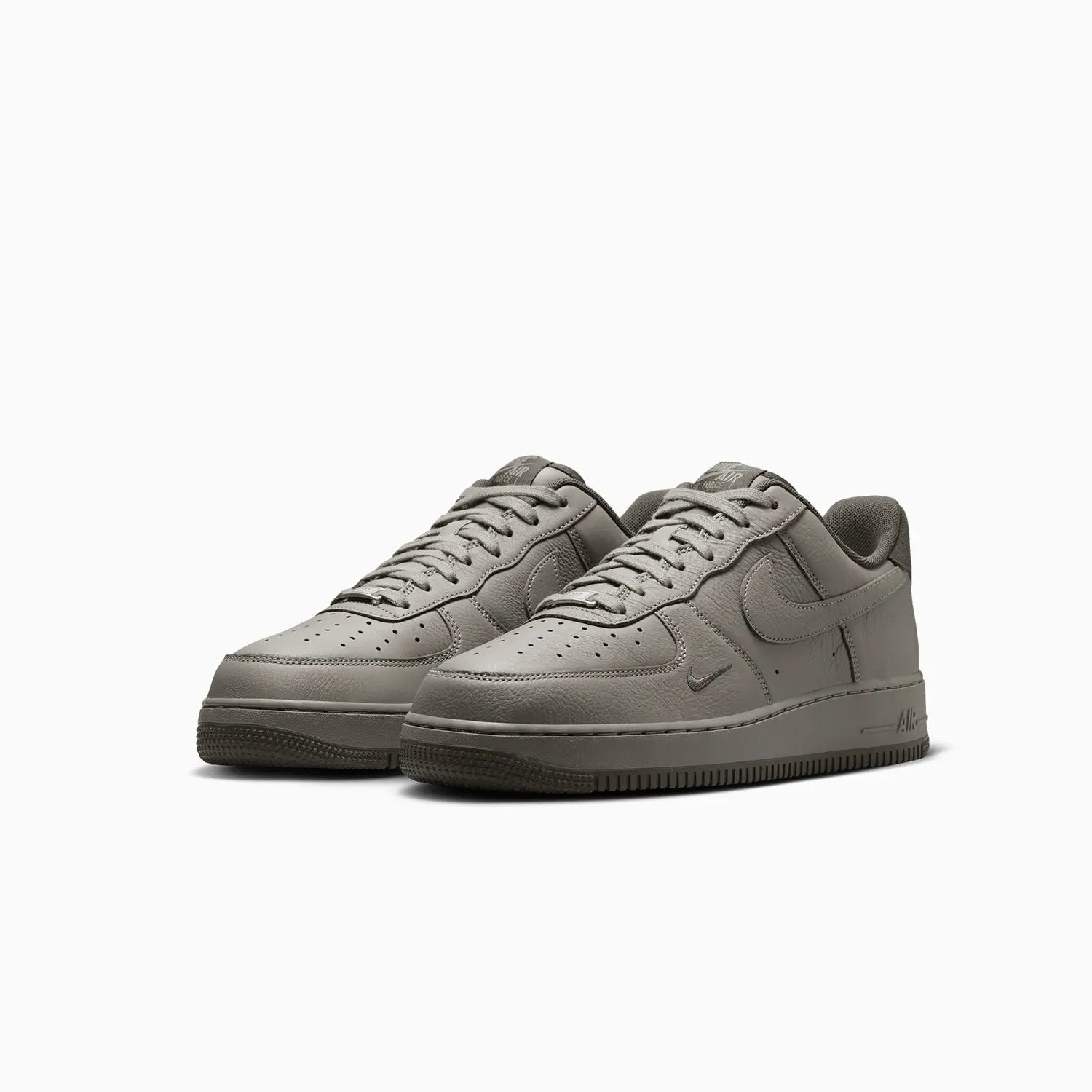 nike-mens-air-force-1-07-lv8-light-army-shoes-hm9483-300