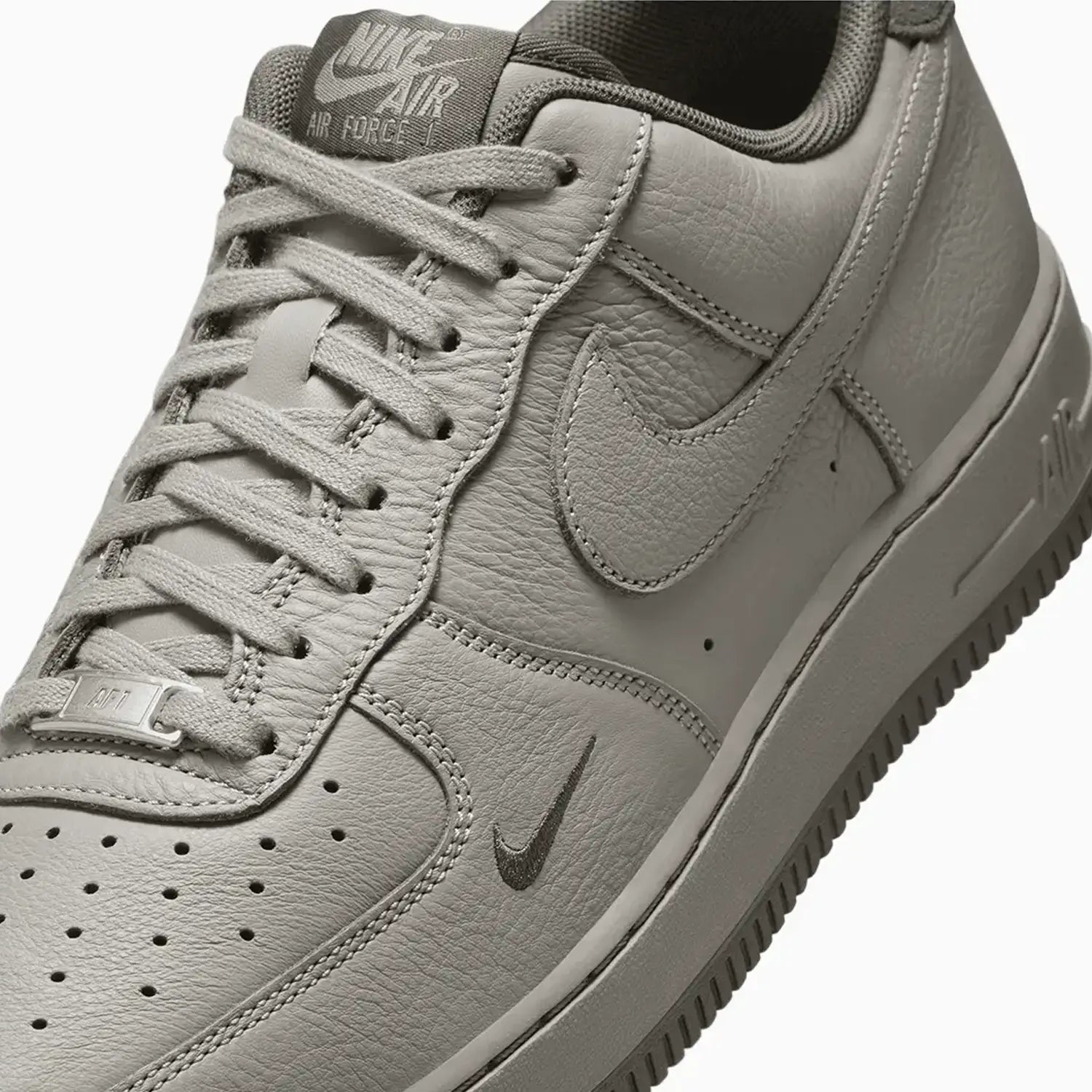 nike-mens-air-force-1-07-lv8-light-army-shoes-hm9483-300