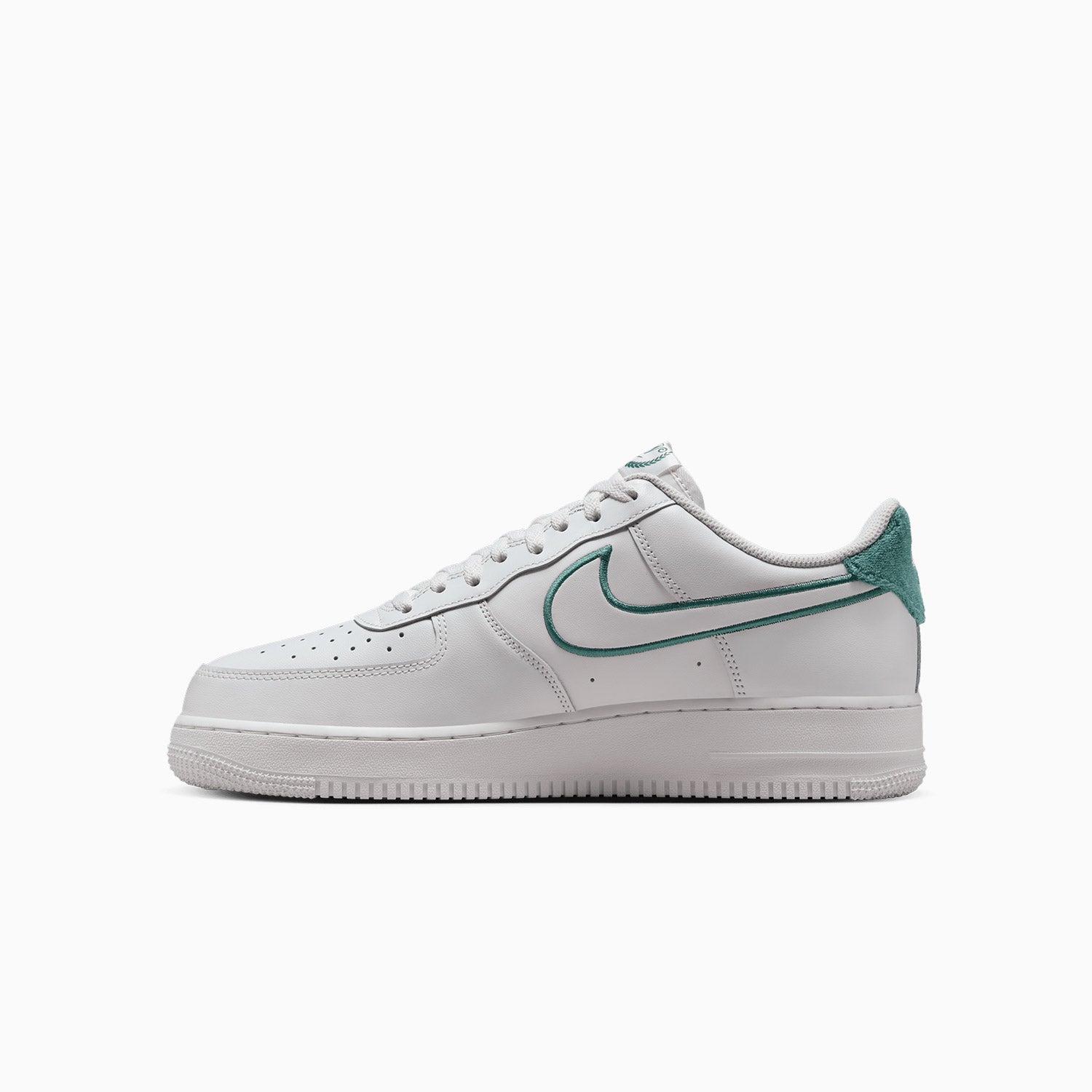 nike-mens-air-force-1-07-lv8-resort-sport-shoes-fn8349-100