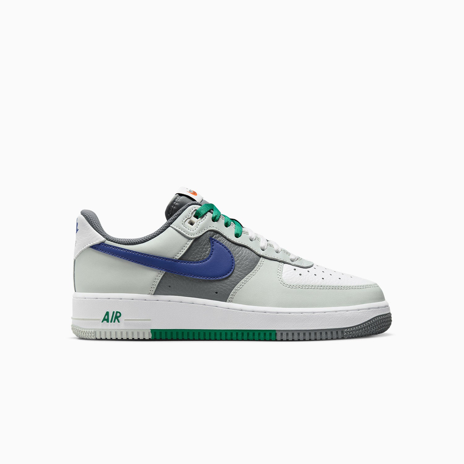 Nike Men's Air Force `07 LV8 