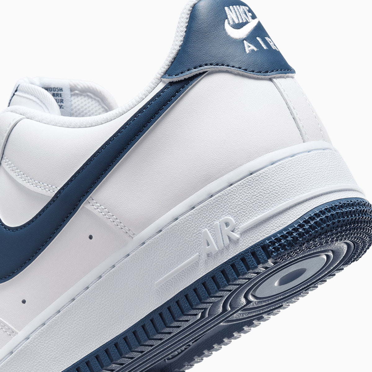 nike-mens-air-force-1-07-white-navy-shoes-fj4146-104