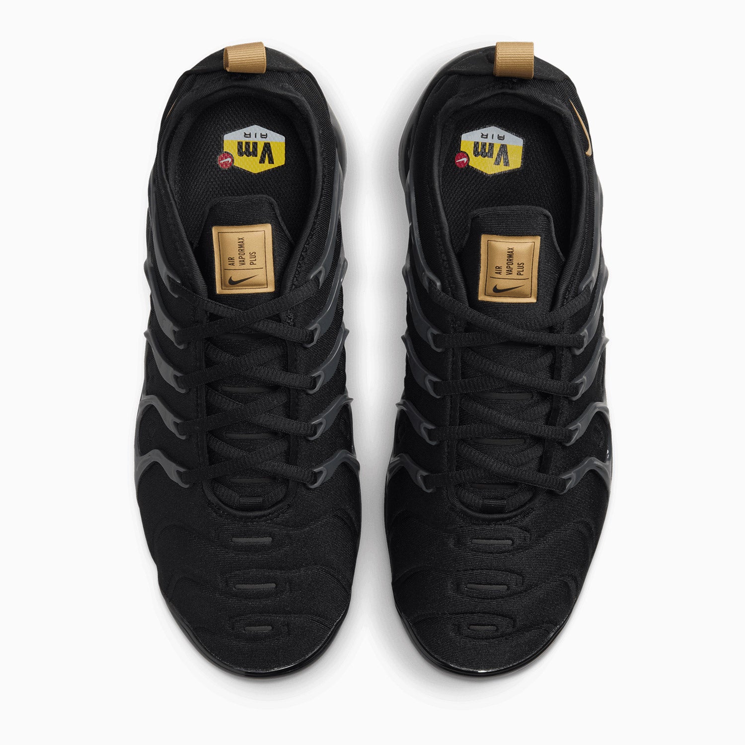 nike-mens-air-vapormax-plus-black-metallic-gold-shoes-bq5068-001