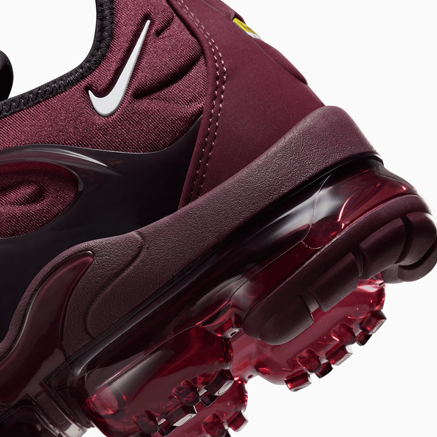 nike-mens-air-vapormax-plus-night-maroon-shoes-fn6850-681