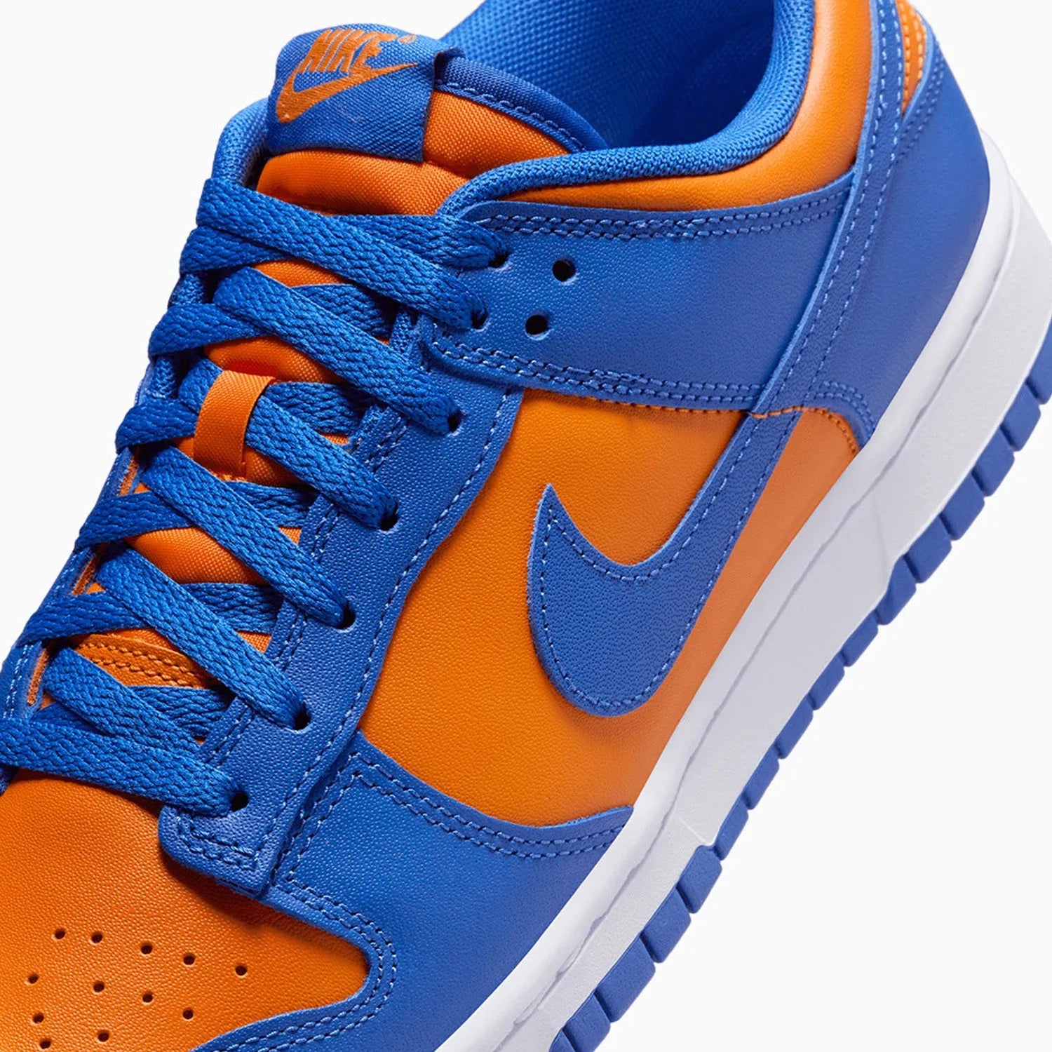 nike-mens-dunk-low-retro-knicks-shoes-dv0833-800