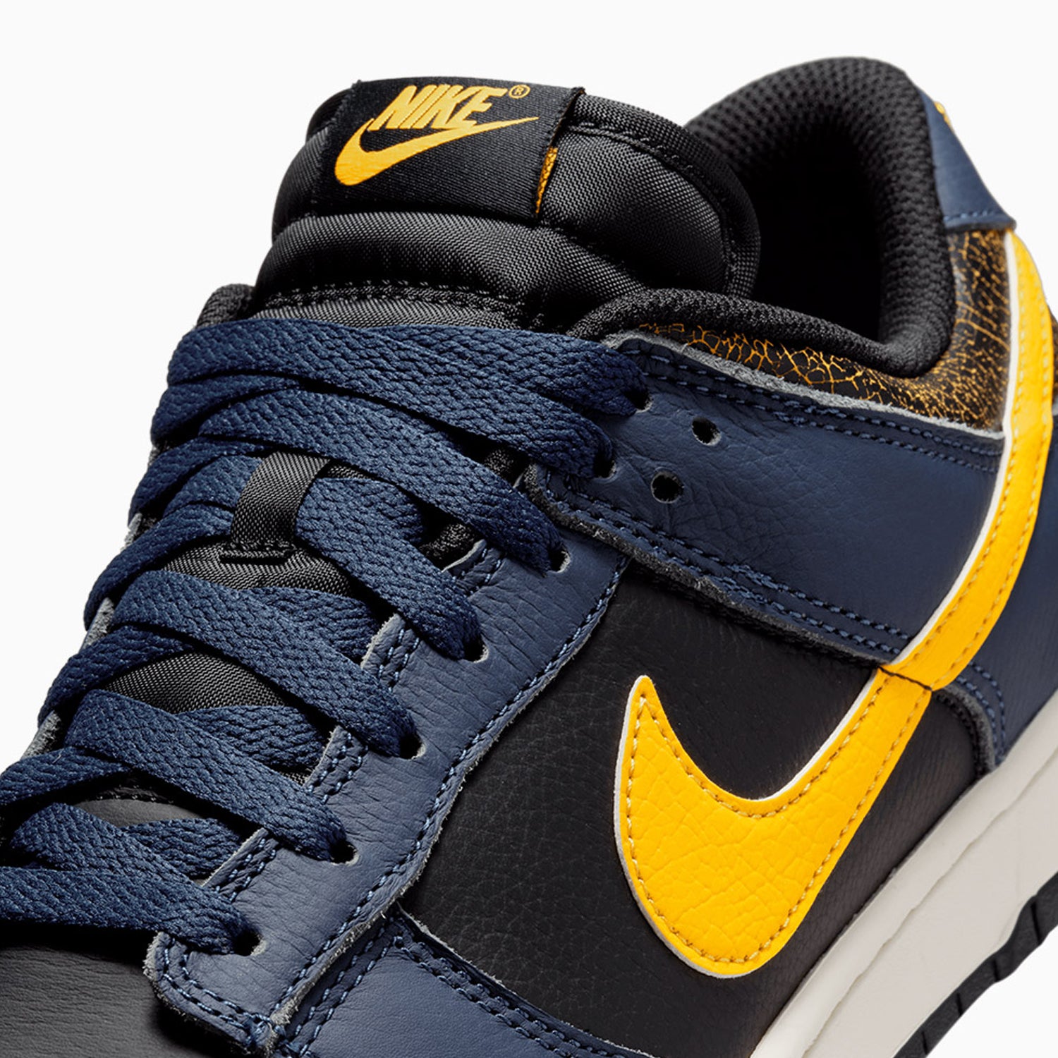 nike-mens-dunk-low-retro-vintage-michigan-shoes-fz4014-010