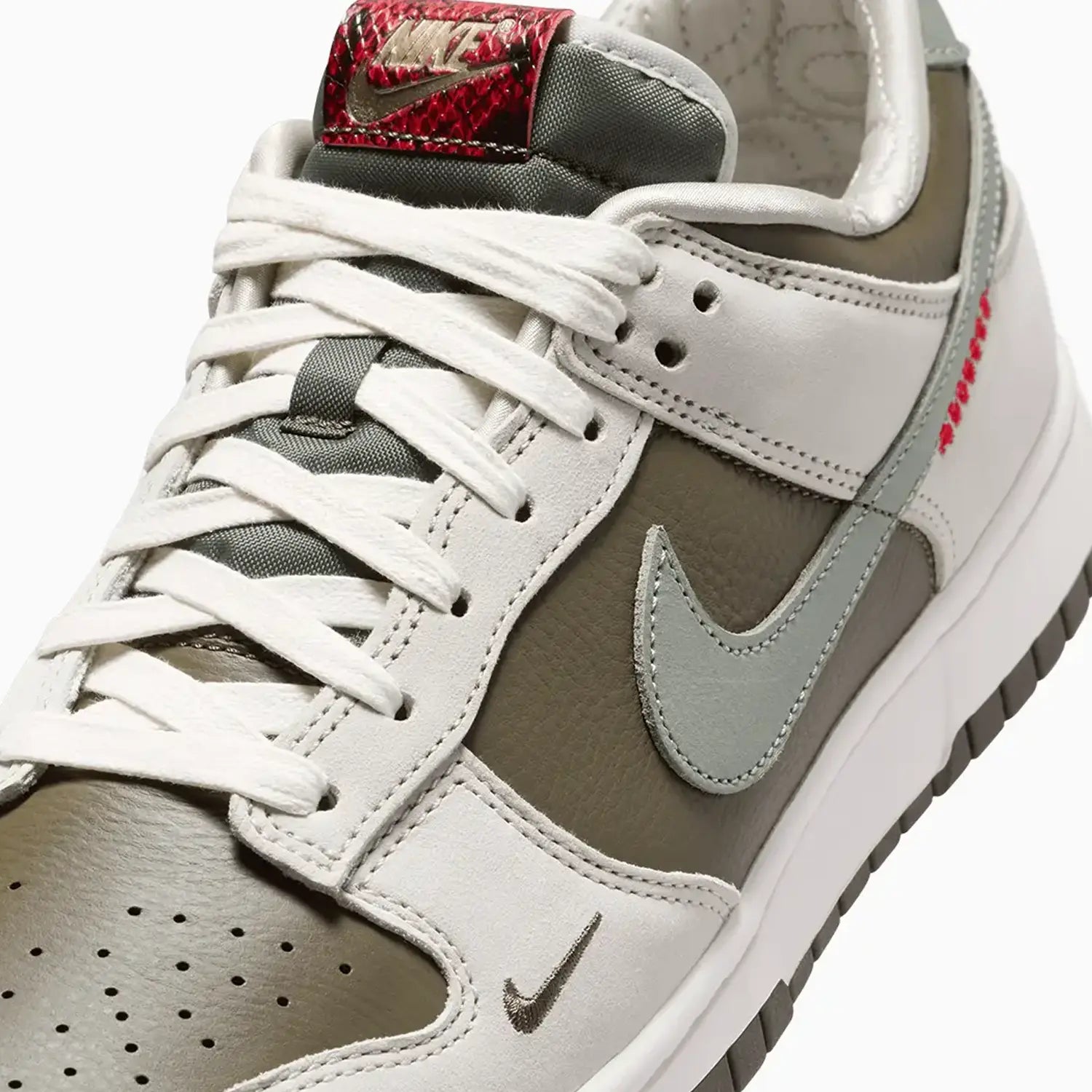 Men's Dunk Low Retro "Year Of The Snake" Nike - Tops and Bottoms USA