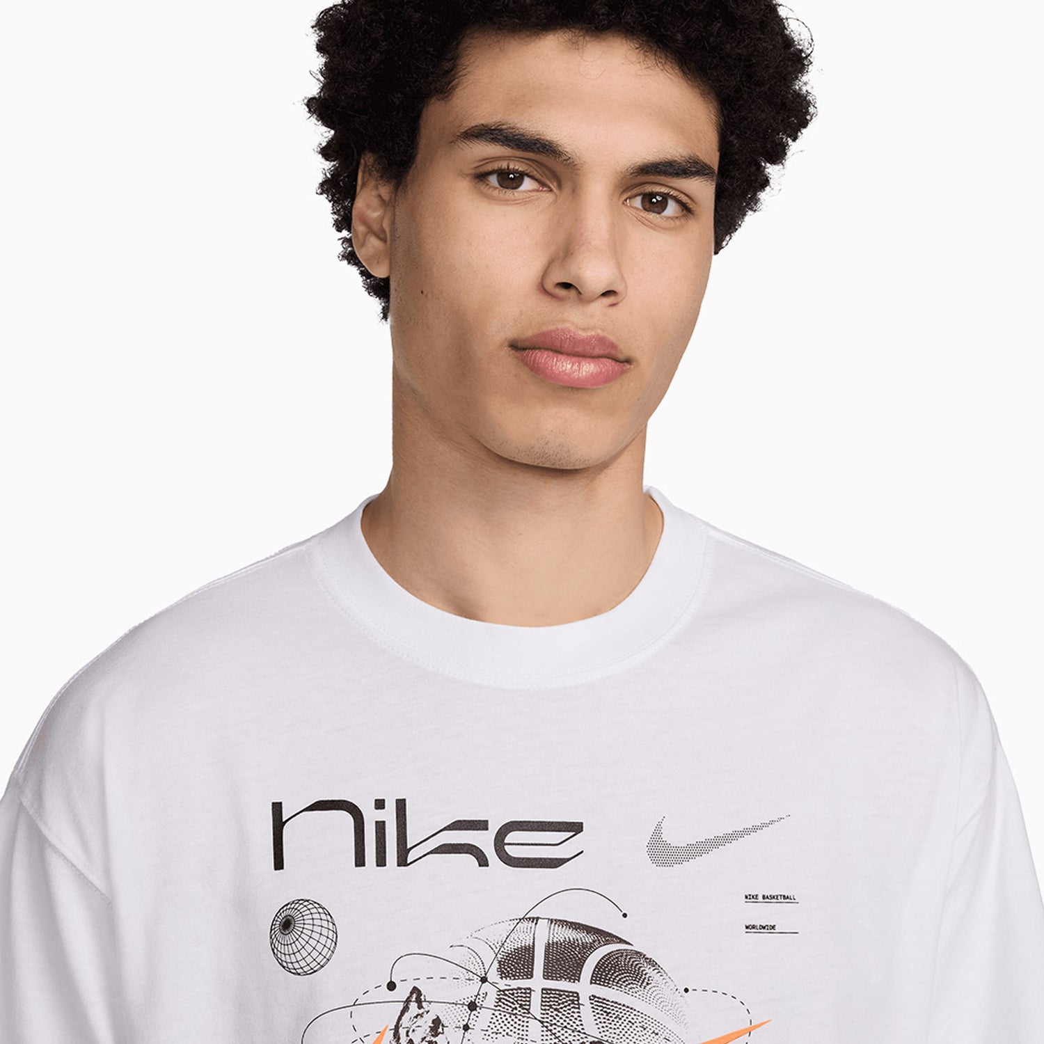 nike-mens-sportswear-t-shirt-and-shorts-outfit-fv8418-100/FV5136-010