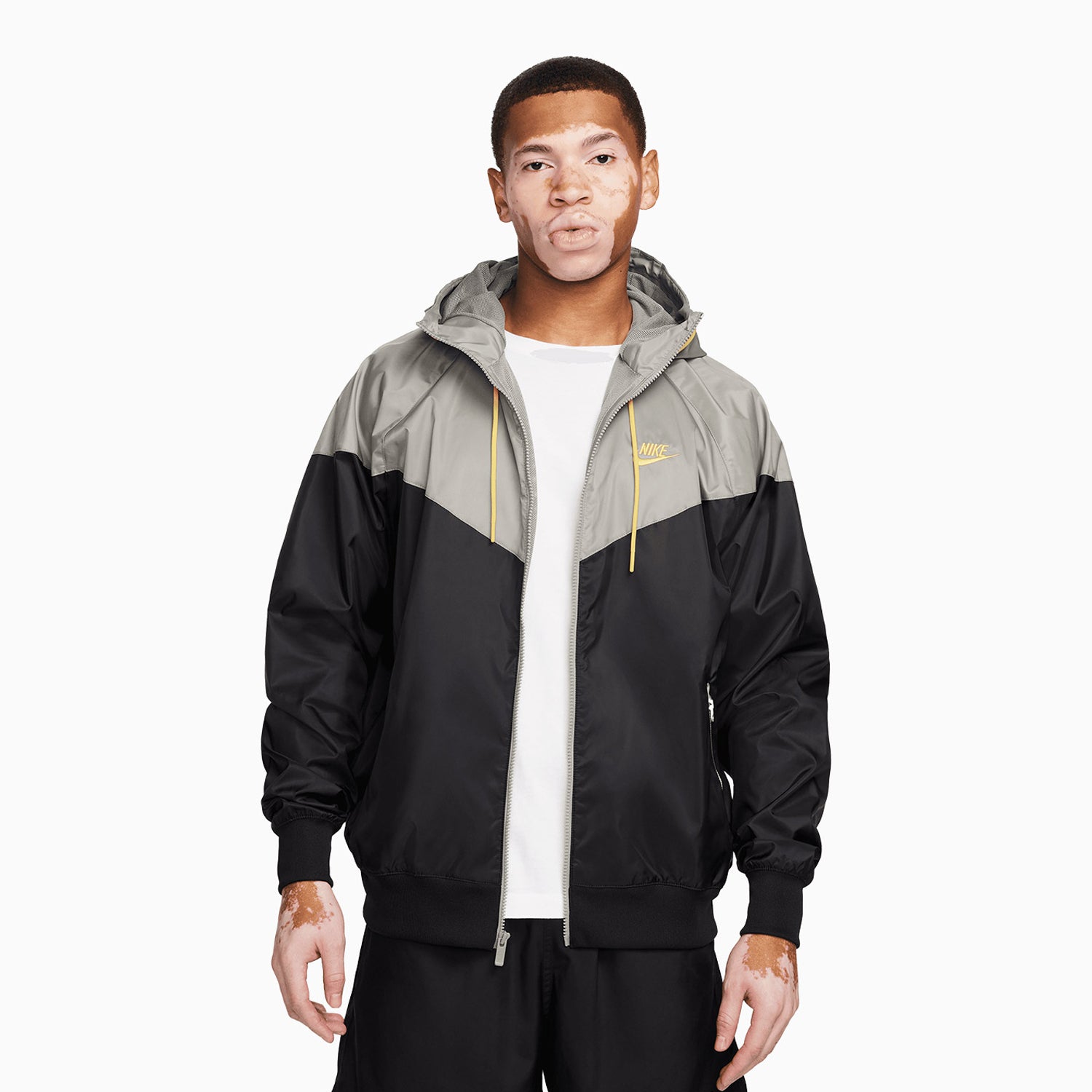 Nike Men's Sportswear Windrunner Hooded Jacket1