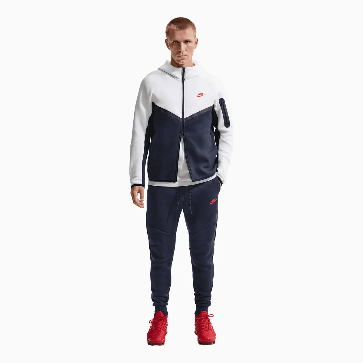 nike-mens-tech-fleece-joggers- 