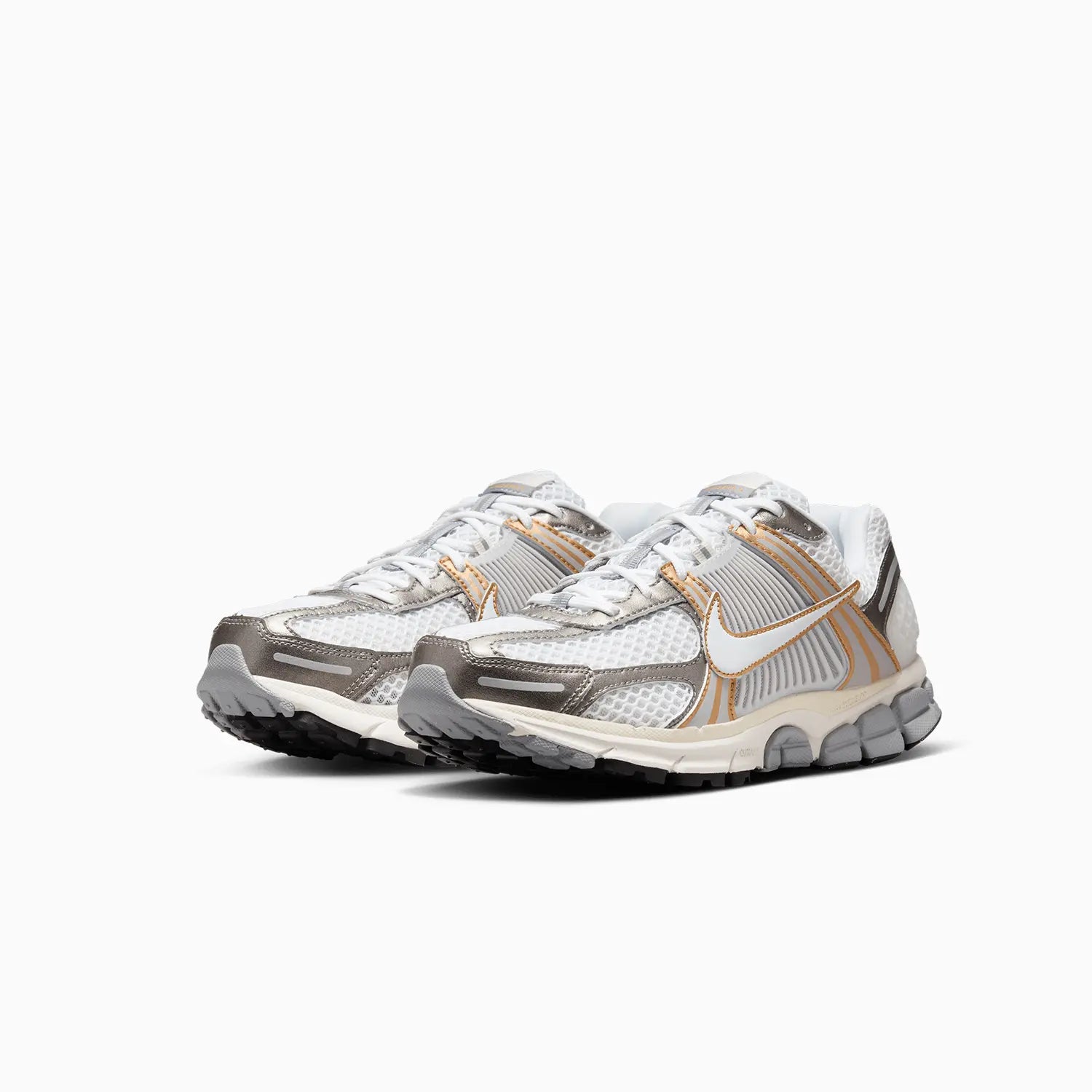 nike-mens-zoom-vomero-5-platinum-tint-metallic-shoes-hj7247-099