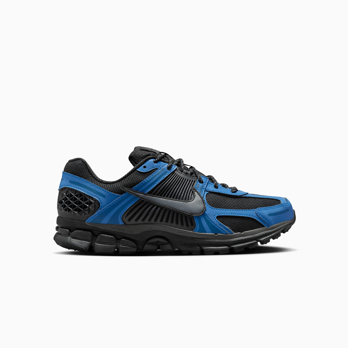 nike-mens-zoom-vomero-5-se- 