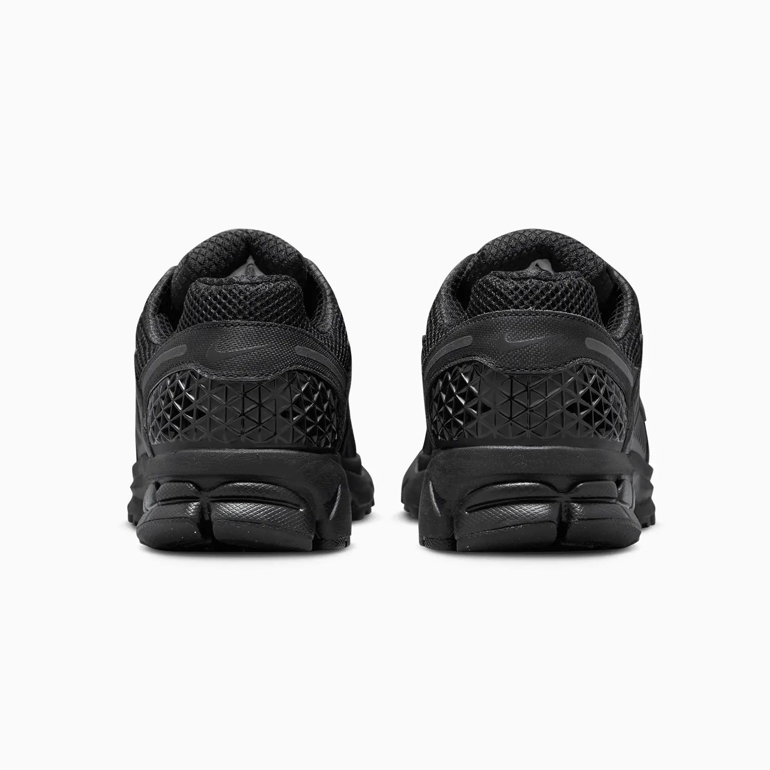 Men's Zoom Vomero 5 "Triple Black" Nike - Tops and Bottoms USA