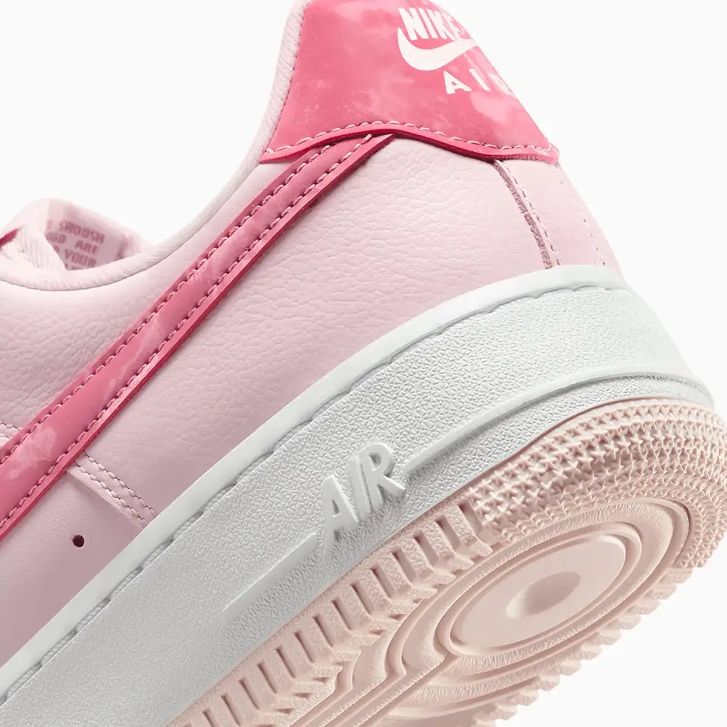 Women's Air Force 1 '07 SE "Valentine's Day"